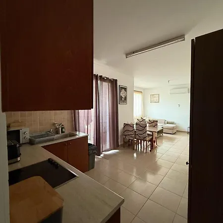 Beautiful 2 Bedroom