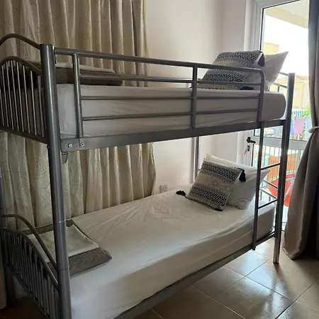 Beautiful 2 Bedroom *