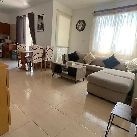 Beautiful 2 Bedroom