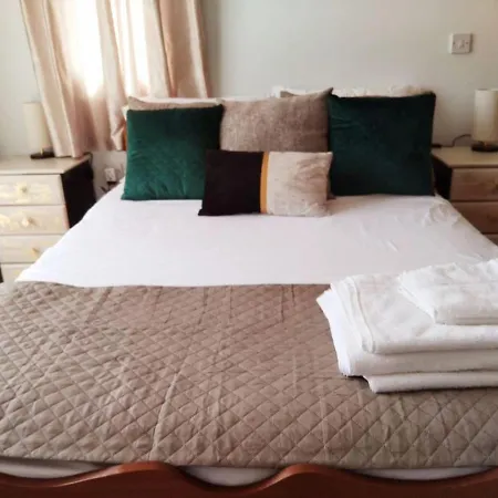 Beautiful 2 Bedroom Apartamento Kissonerga