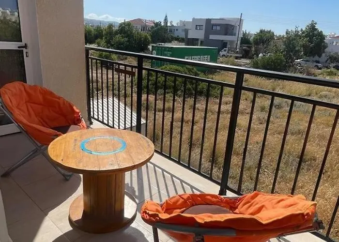 Beautiful 2 Bedroom דירה *