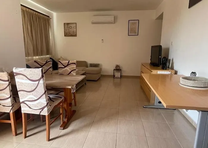 Beautiful 2 Bedroom *