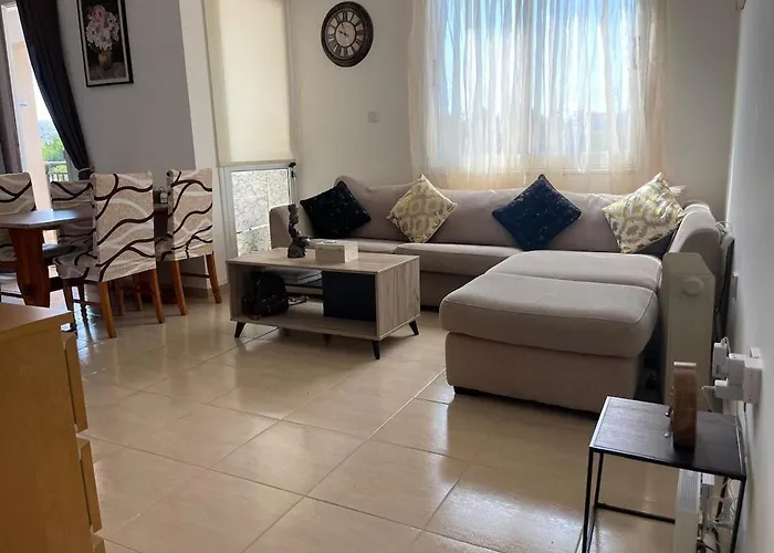 Beautiful 2 Bedroom Apartamento *